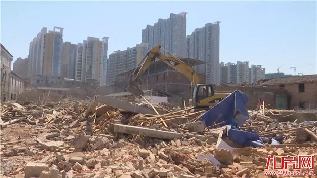 蓝田镇:国庆不“打烊” 党员干部忙征迁——九房网 蓝田镇:国庆不“打烊” 党员干部忙征迁——九房网