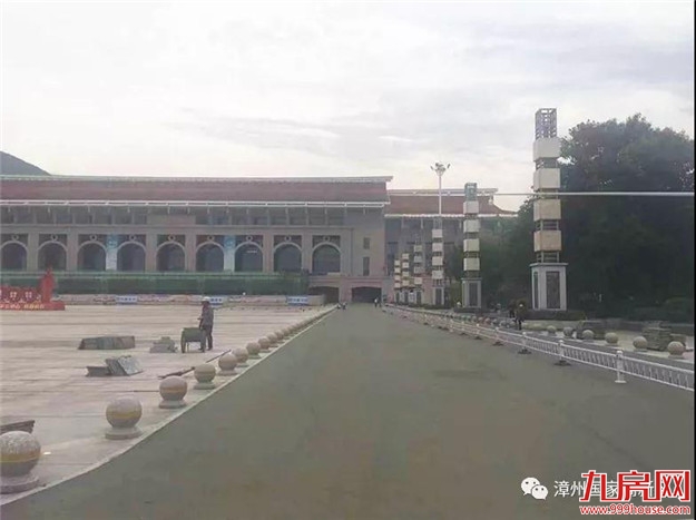 从今天开始，到动车站坐出租车的地方有变化了，不要走错地方了——九房网