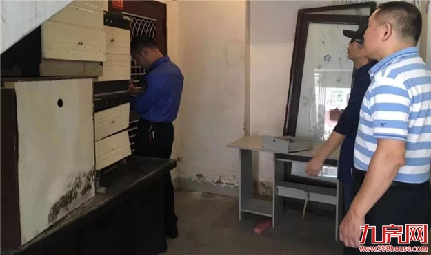 【为民解忧】电梯井被占用,城管执法来帮忙,终圆居民“电梯梦”——九房网 【为民解忧】电梯井被占用,城管执法来帮忙,终圆居民“电梯梦”——九房网