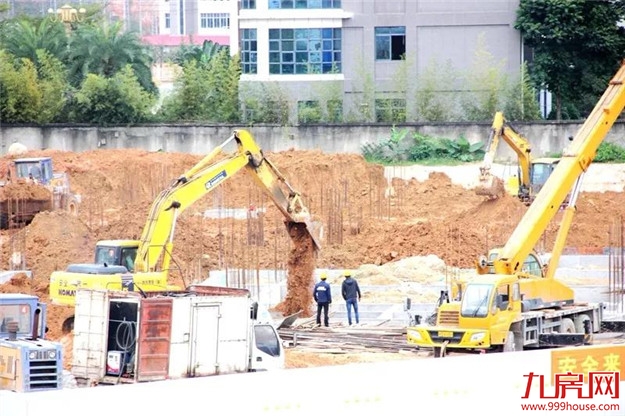 漳州市西部公交枢纽大楼今日封顶,预计明年6月投用——九房网 漳州市西部公交枢纽大楼今日封顶,预计明年6月投用——九房网