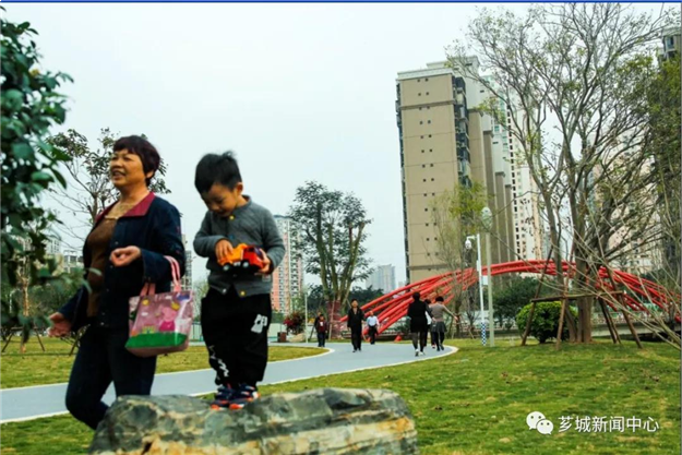 2019去哪儿?西院湖二期、香蕉海里的语丝书吧、京华剧场这个元旦开们迎客啦!!——九房网 2019去哪儿?西院湖二期、香蕉海里的语丝书吧、京华剧场这个元旦开们迎客啦!!——九房网