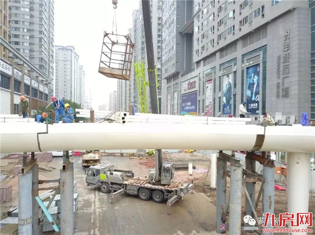 内有乾坤 | 沃尔玛路口的“大圈圈”矗立起来了！——九房网