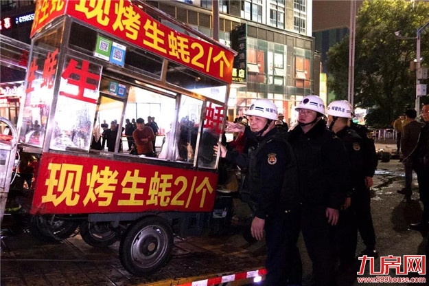 环保在行动 | 摊贩们别再打“游击战”,“蜀黍”们将持续出手!——九房网 环保在行动 | 摊贩们别再打“游击战”,“蜀黍”们将持续出手!——九房网