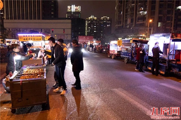 环保在行动 | 摊贩们别再打“游击战”,“蜀黍”们将持续出手!——九房网 环保在行动 | 摊贩们别再打“游击战”,“蜀黍”们将持续出手!——九房网