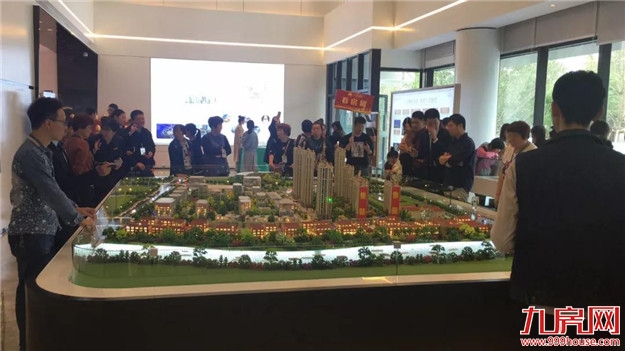 购房意向强烈!看房团引爆“银四”!受追捧的三个盘分别是……——九房网 购房意向强烈!看房团引爆“银四”!受追捧的三个盘分别是……——九房网