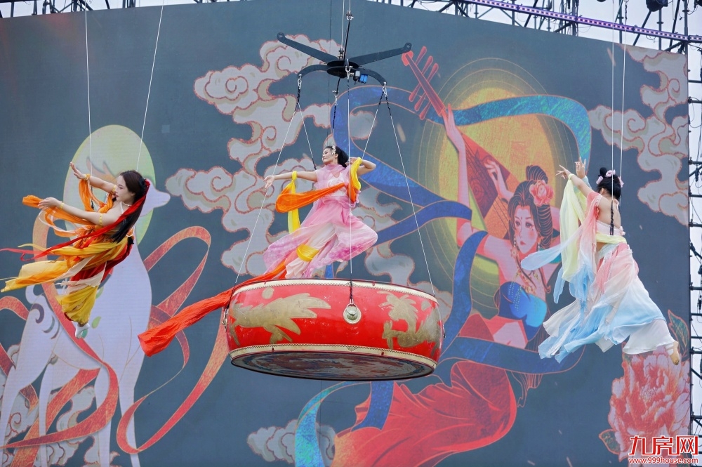 “自在玖鲤”品牌发布暨电音嘉年华启动 江南片区城市更新再提速——九房网 “自在玖鲤”品牌发布暨电音嘉年华启动 江南片区城市更新再提速——九房网